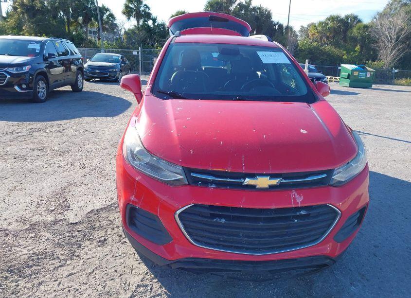 Photo 12 of 2018 Chevrolet Trax LT (VIN 3GNCJLSBXJL263800)