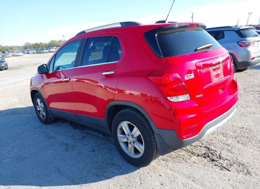 Photo 3 of 2018 Chevrolet Trax LT (VIN 3GNCJLSBXJL263800)