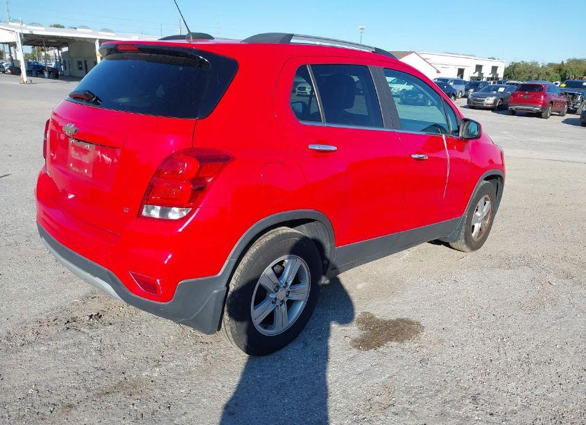 Photo 4 of 2018 Chevrolet Trax LT (VIN 3GNCJLSBXJL263800)