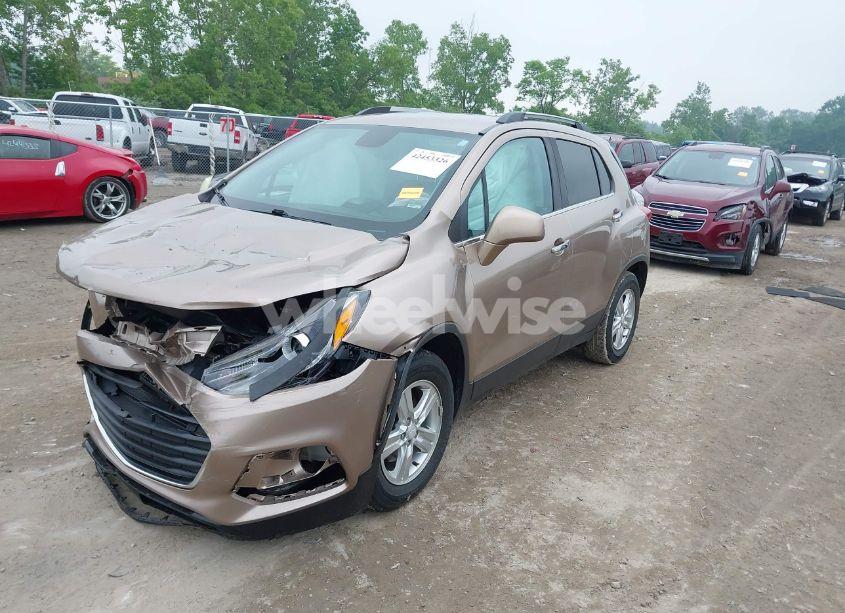 Photo 2 of 2018 Chevrolet Trax LT (VIN 3GNCJLSBXJL278152)