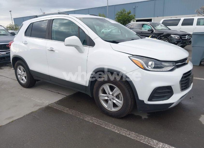 2018 Chevrolet Trax LT (VIN 3GNCJLSBXJL383712) main photo