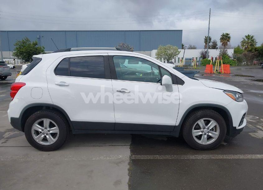 Photo 14 of 2018 Chevrolet Trax LT (VIN 3GNCJLSBXJL383712)