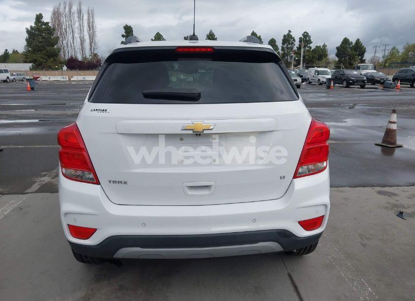 Photo 17 of 2018 Chevrolet Trax LT (VIN 3GNCJLSBXJL383712)