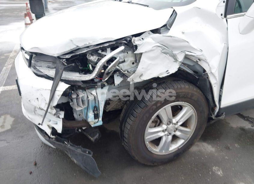 Photo 6 of 2018 Chevrolet Trax LT (VIN 3GNCJLSBXJL383712)