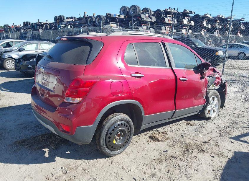 Photo 4 of 2018 Chevrolet Trax LT (VIN 3GNCJLSBXJL412710)