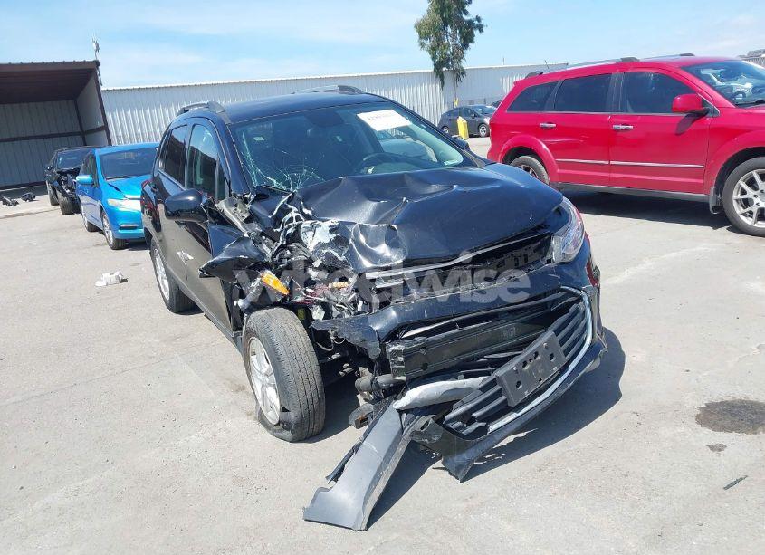 Photo 6 of 2019 Chevrolet Trax LT (VIN 3GNCJLSBXKL189960)