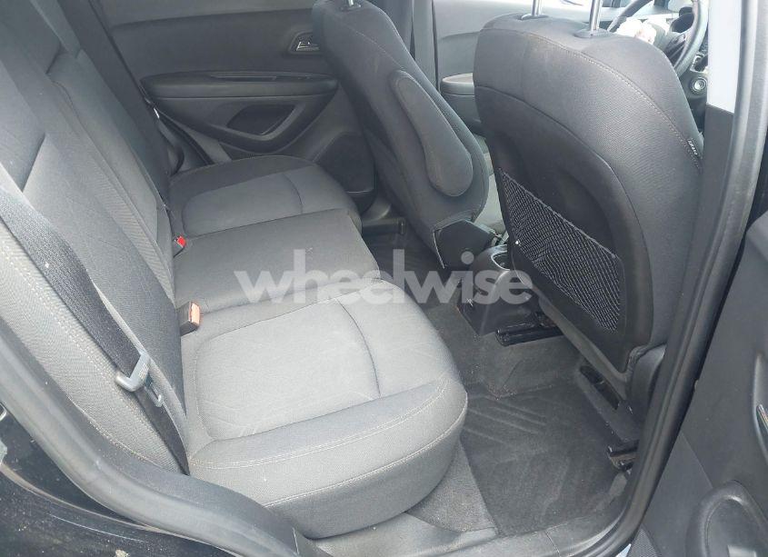Photo 8 of 2019 Chevrolet Trax LT (VIN 3GNCJLSBXKL189960)