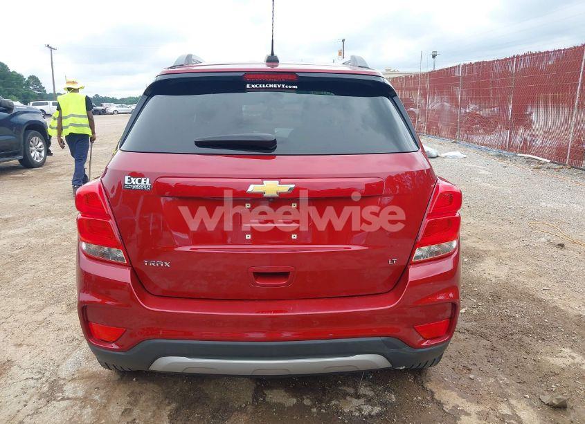 Photo 16 of 2019 Chevrolet Trax LT (VIN 3GNCJLSBXKL207325)