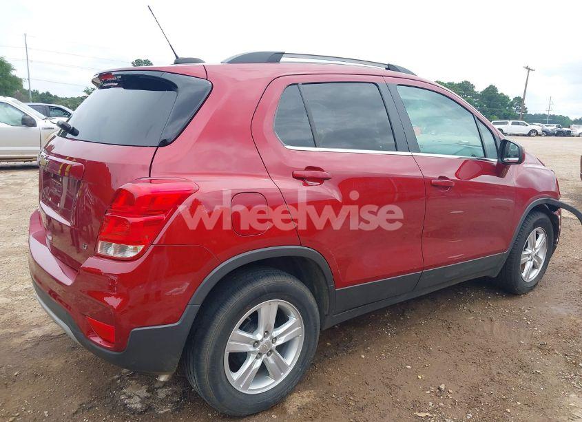 Photo 4 of 2019 Chevrolet Trax LT (VIN 3GNCJLSBXKL207325)