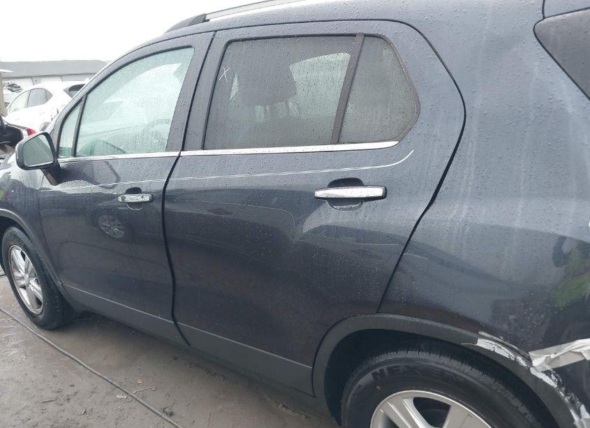 Photo 14 of 2019 Chevrolet Trax LT (VIN 3GNCJLSBXKL324094)