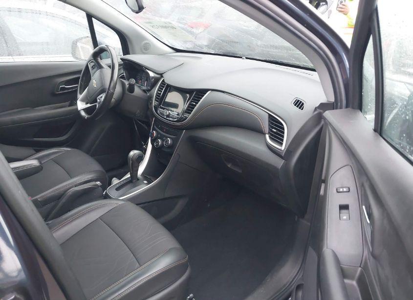Photo 5 of 2019 Chevrolet Trax LT (VIN 3GNCJLSBXKL324094)