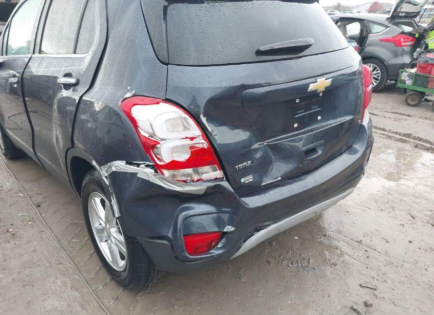 Photo 6 of 2019 Chevrolet Trax LT (VIN 3GNCJLSBXKL324094)