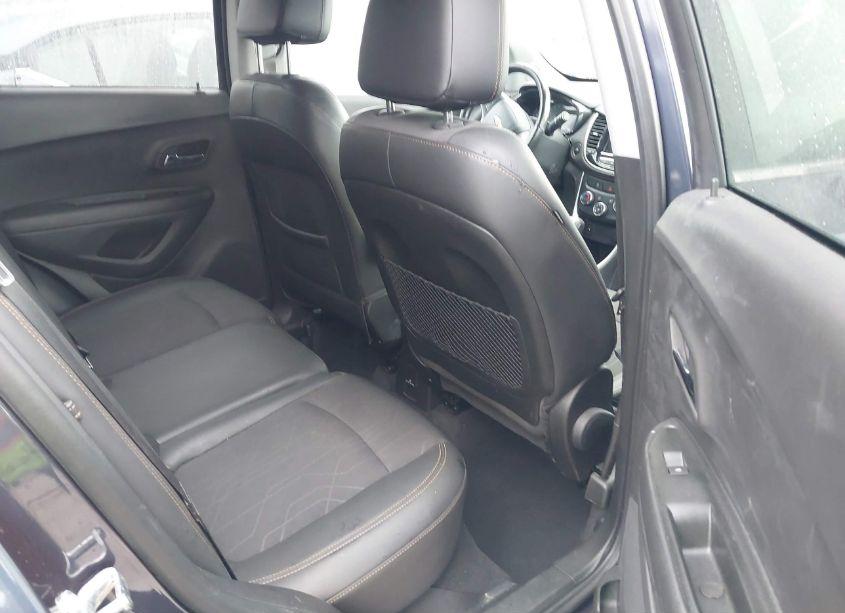 Photo 8 of 2019 Chevrolet Trax LT (VIN 3GNCJLSBXKL324094)