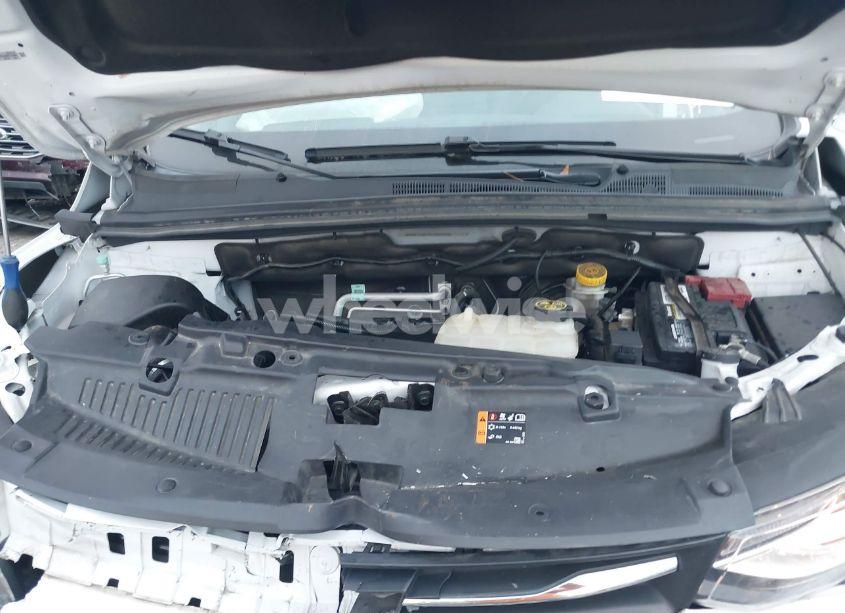 Photo 10 of 2019 Chevrolet Trax LT (VIN 3GNCJLSBXKL395800)