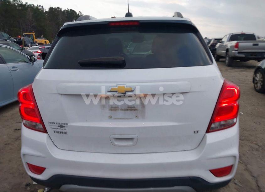 Photo 17 of 2019 Chevrolet Trax LT (VIN 3GNCJLSBXKL395800)