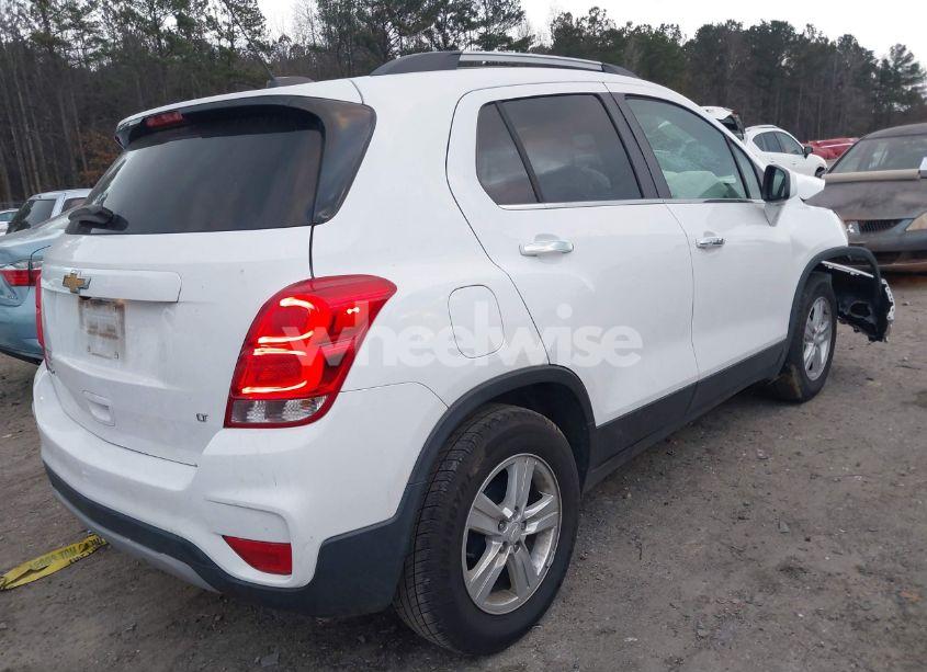 Photo 4 of 2019 Chevrolet Trax LT (VIN 3GNCJLSBXKL395800)
