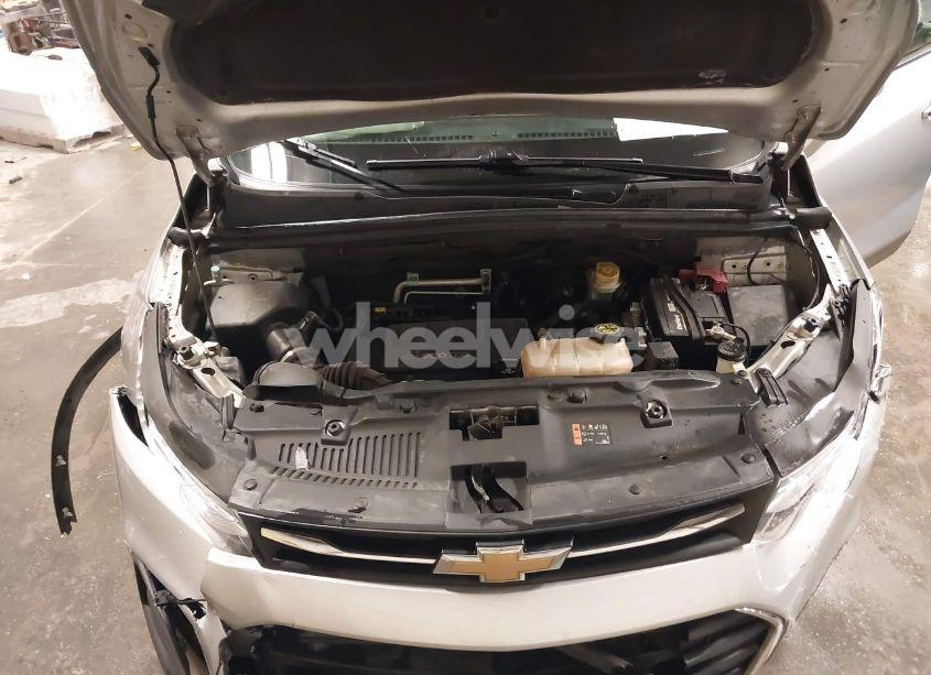 Photo 10 of 2019 Chevrolet Trax LT (VIN 3GNCJLSBXKL402146)