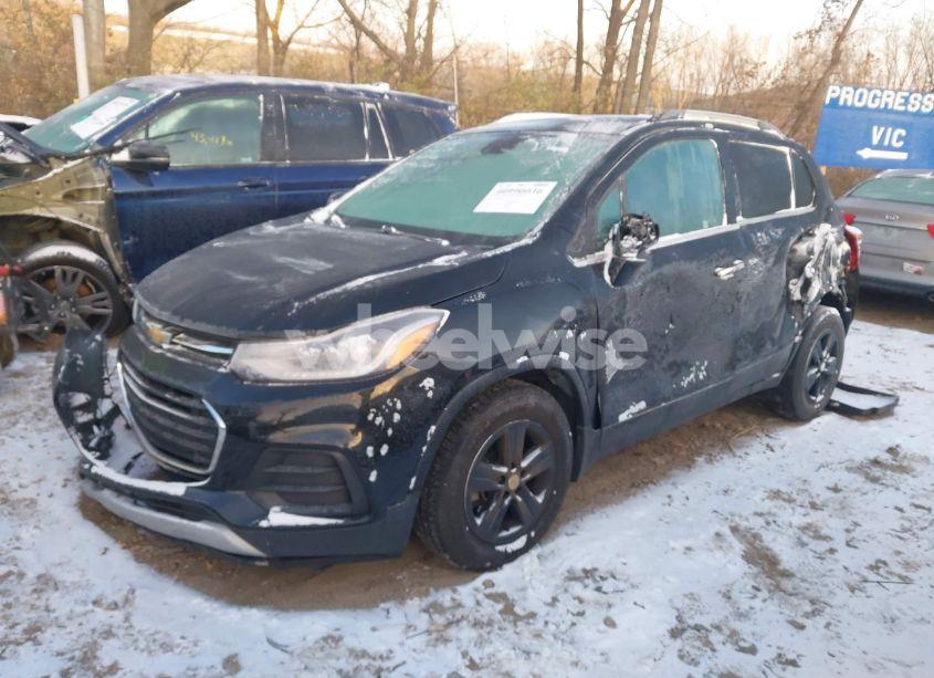 Photo 2 of 2019 Chevrolet Trax LT (VIN 3GNCJLSBXKL402504)