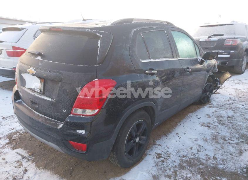 Photo 4 of 2019 Chevrolet Trax LT (VIN 3GNCJLSBXKL402504)