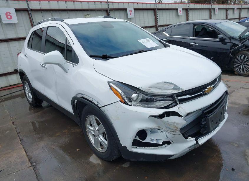 2020 Chevrolet Trax FWD LT (VIN 3GNCJLSBXLL326817) main photo