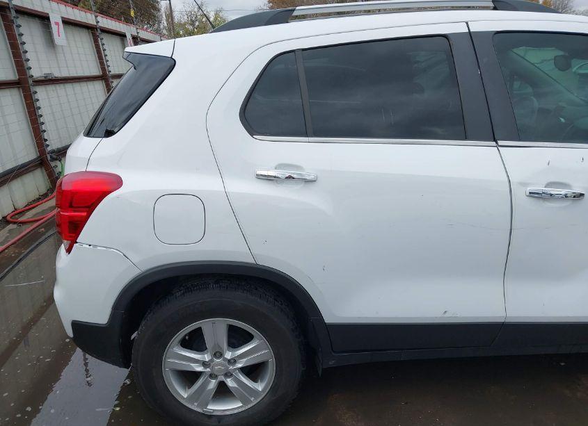 Photo 18 of 2020 Chevrolet Trax FWD LT (VIN 3GNCJLSBXLL326817)