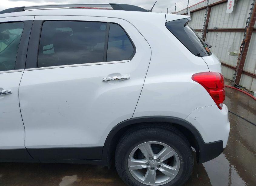 Photo 19 of 2020 Chevrolet Trax FWD LT (VIN 3GNCJLSBXLL326817)