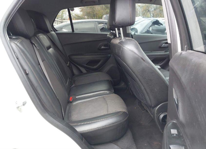 Photo 8 of 2020 Chevrolet Trax FWD LT (VIN 3GNCJLSBXLL326817)