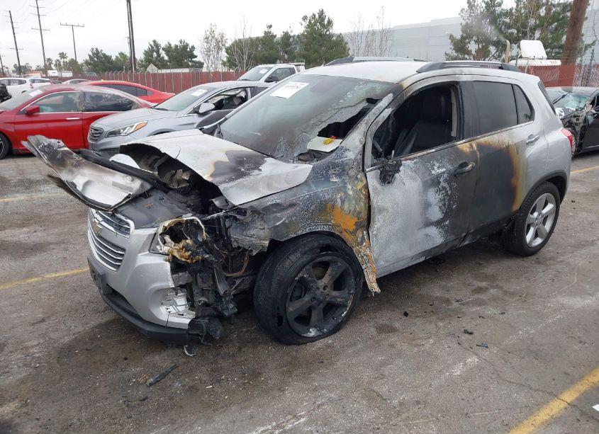 Photo 2 of 2016 Chevrolet Trax LTZ (VIN 3GNCJMSB0GL162893)