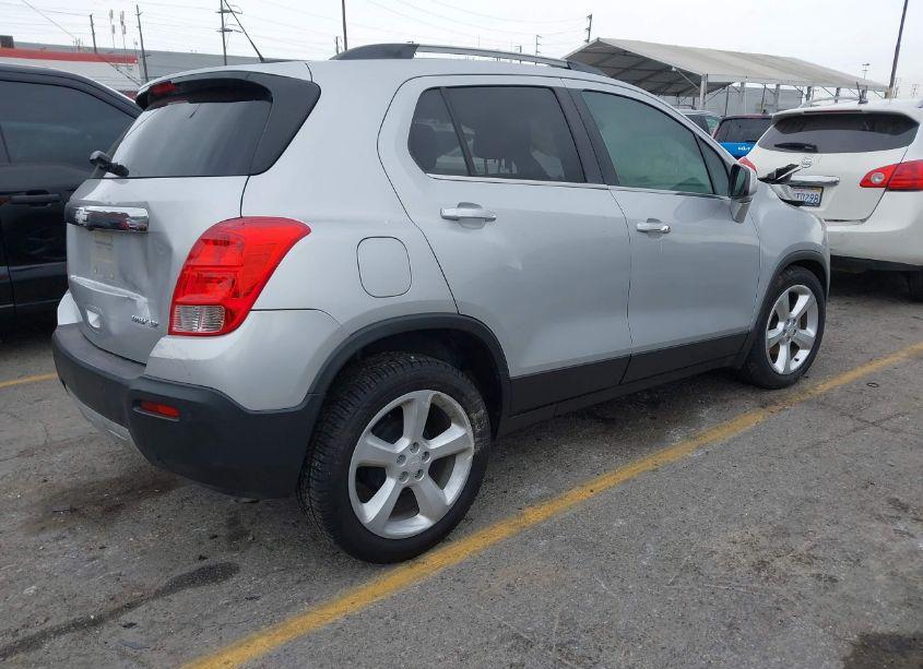 Photo 4 of 2016 Chevrolet Trax LTZ (VIN 3GNCJMSB0GL162893)