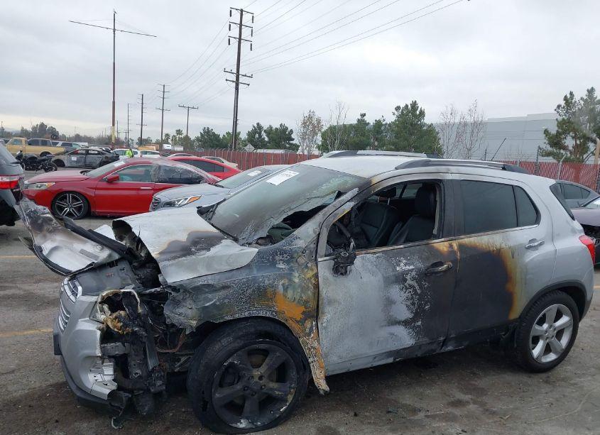 Photo 6 of 2016 Chevrolet Trax LTZ (VIN 3GNCJMSB0GL162893)