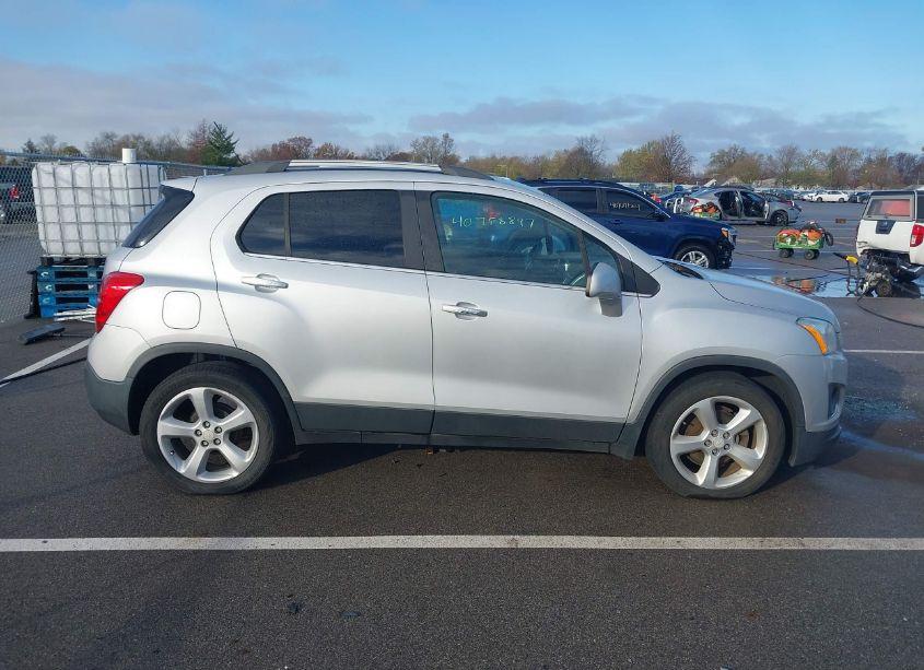Photo 13 of 2016 Chevrolet Trax LTZ (VIN 3GNCJMSB0GL165163)