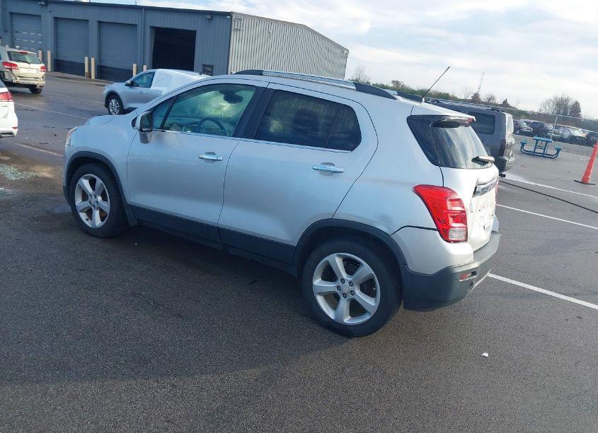 Photo 3 of 2016 Chevrolet Trax LTZ (VIN 3GNCJMSB0GL165163)