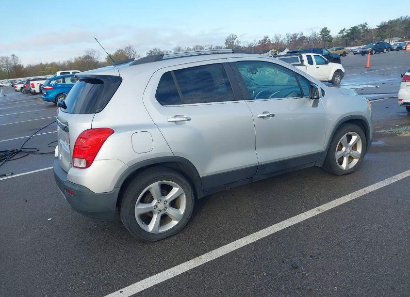 Photo 4 of 2016 Chevrolet Trax LTZ (VIN 3GNCJMSB0GL165163)