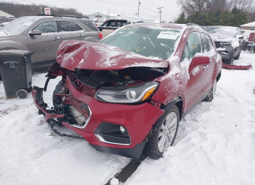 Photo 2 of 2018 Chevrolet Trax PREMIER (VIN 3GNCJMSB2JL366554)