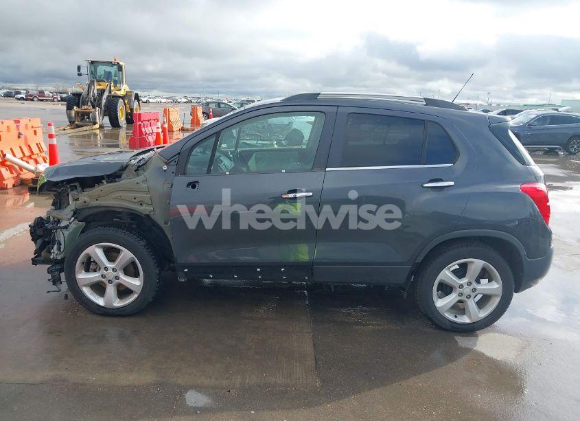 Photo 15 of 2016 Chevrolet Trax LTZ (VIN 3GNCJMSB3GL187254)