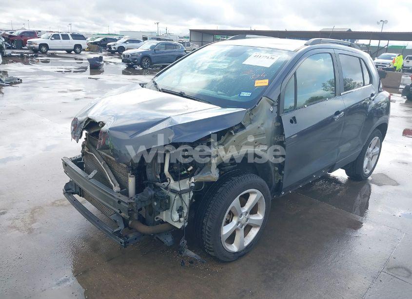 Photo 2 of 2016 Chevrolet Trax LTZ (VIN 3GNCJMSB3GL187254)