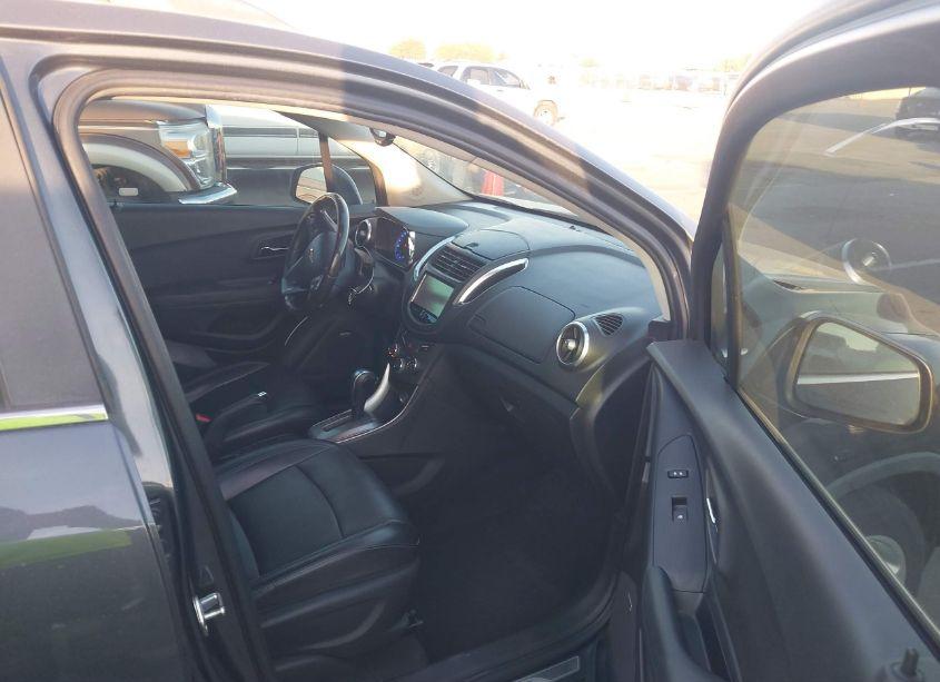 Photo 5 of 2016 Chevrolet Trax LTZ (VIN 3GNCJMSBXGL172363)