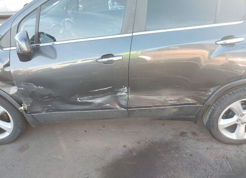 Photo 6 of 2016 Chevrolet Trax LTZ (VIN 3GNCJMSBXGL172363)