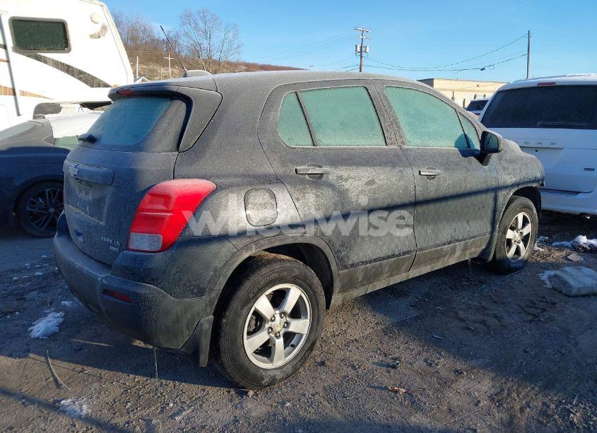 Photo 4 of 2016 Chevrolet Trax 1LS (VIN 3GNCJNSB0GL245942)