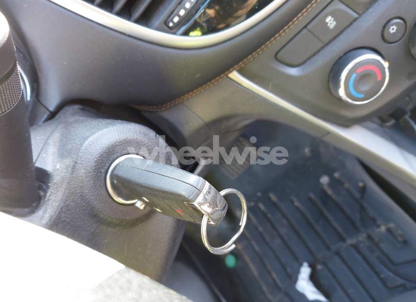 Photo 11 of 2018 Chevrolet Trax LS (VIN 3GNCJNSB0JL247861)