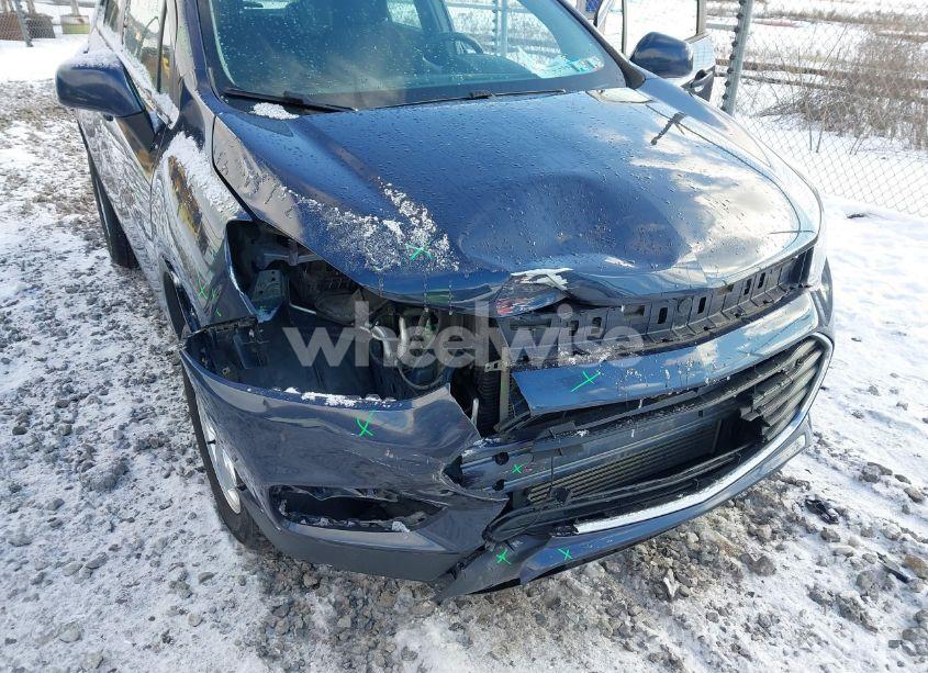 Photo 6 of 2018 Chevrolet Trax LS (VIN 3GNCJNSB0JL300655)