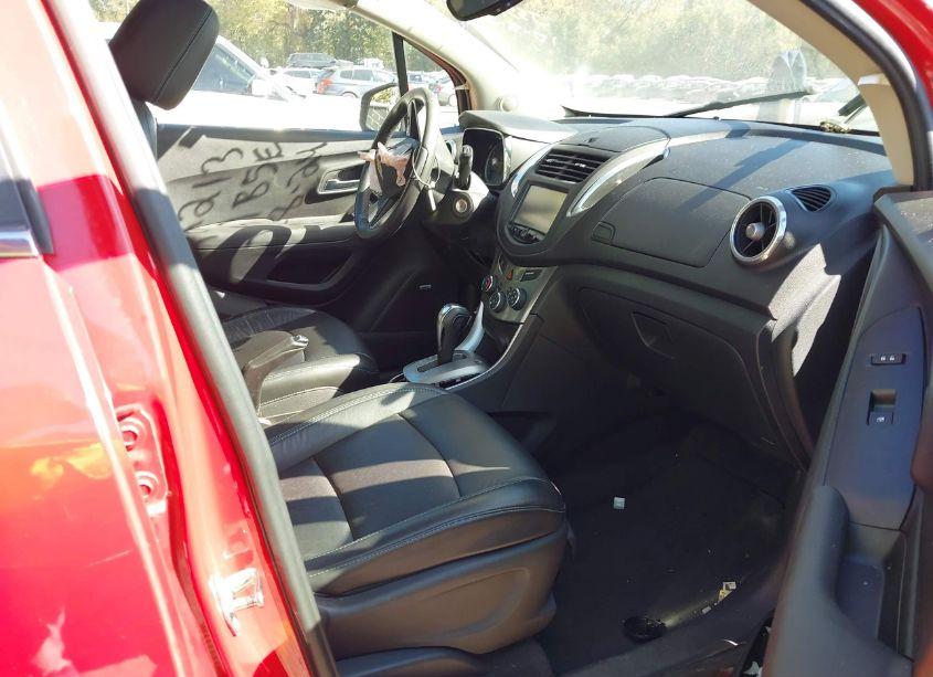 Photo 5 of 2015 Chevrolet Trax LTZ (VIN 3GNCJNSB1FL206629)