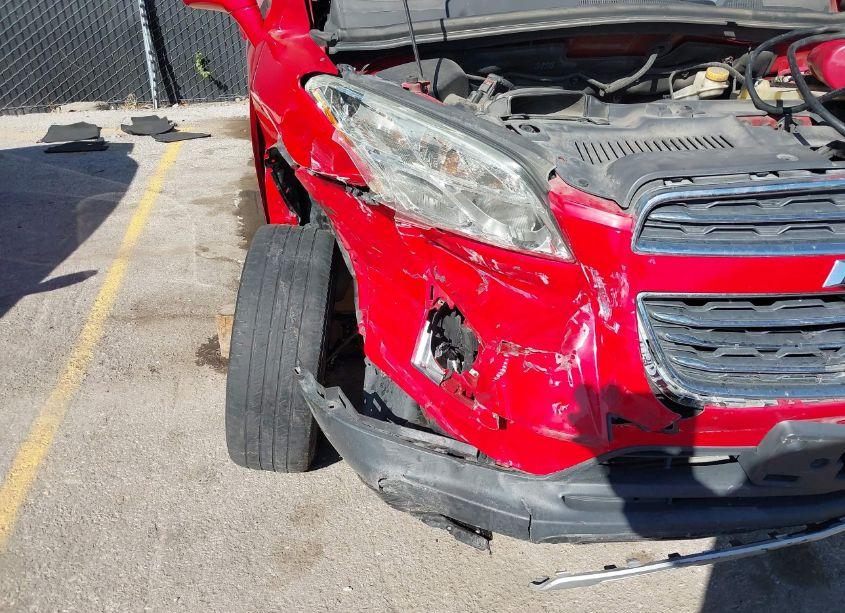 Photo 6 of 2015 Chevrolet Trax LTZ (VIN 3GNCJNSB1FL206629)