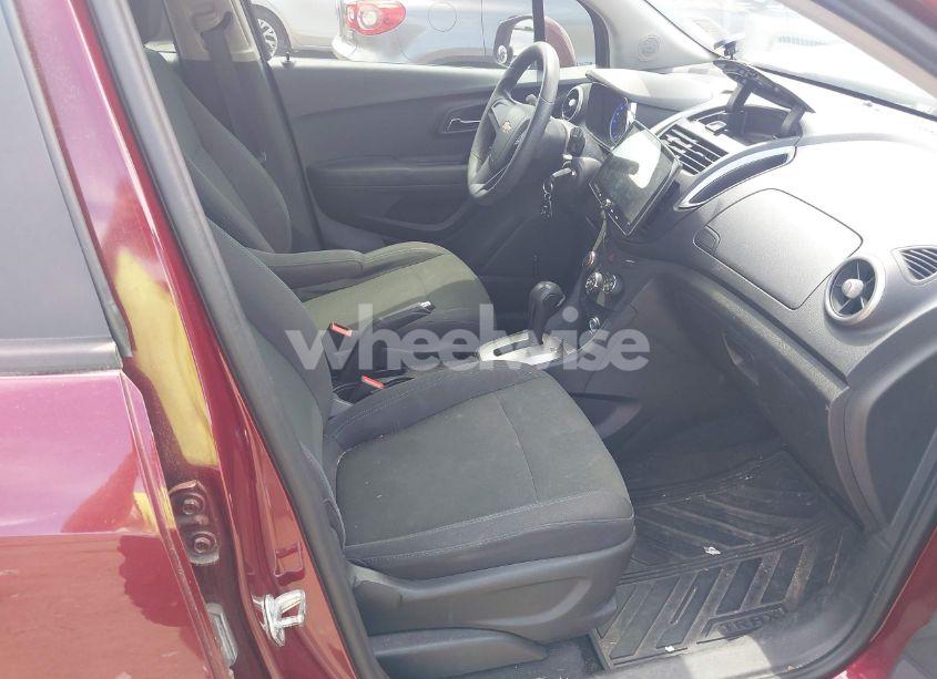 Photo 5 of 2016 Chevrolet Trax 1LS (VIN 3GNCJNSB1GL246193)