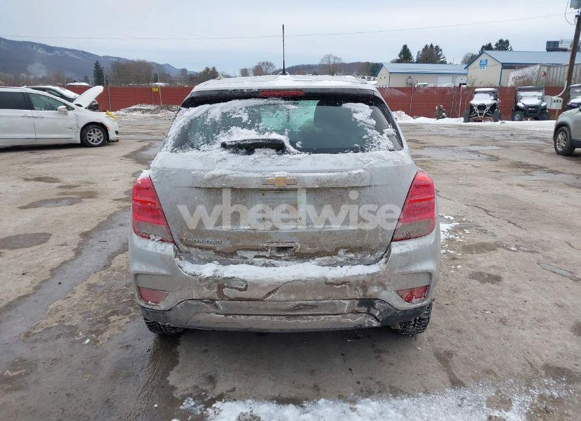 Photo 16 of 2018 Chevrolet Trax (VIN 3GNCJNSB1JL406838)