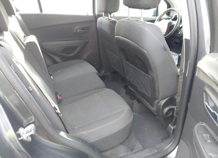 Photo 8 of 2019 Chevrolet Trax LS (VIN 3GNCJNSB1KL327865)