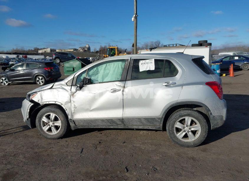 Photo 14 of 2020 Chevrolet Trax AWD LS (VIN 3GNCJNSB1LL148727)