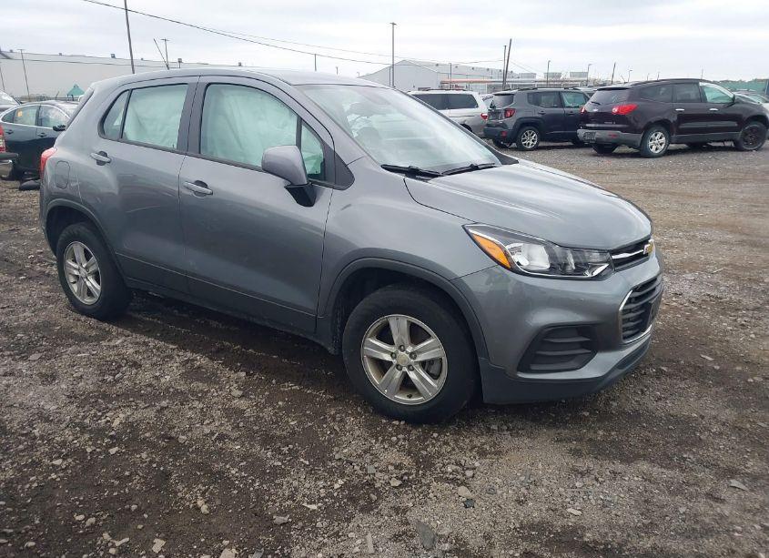 2020 Chevrolet Trax AWD LS (VIN 3GNCJNSB1LL274800) main photo