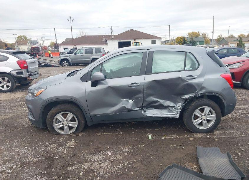 Photo 14 of 2020 Chevrolet Trax AWD LS (VIN 3GNCJNSB1LL274800)