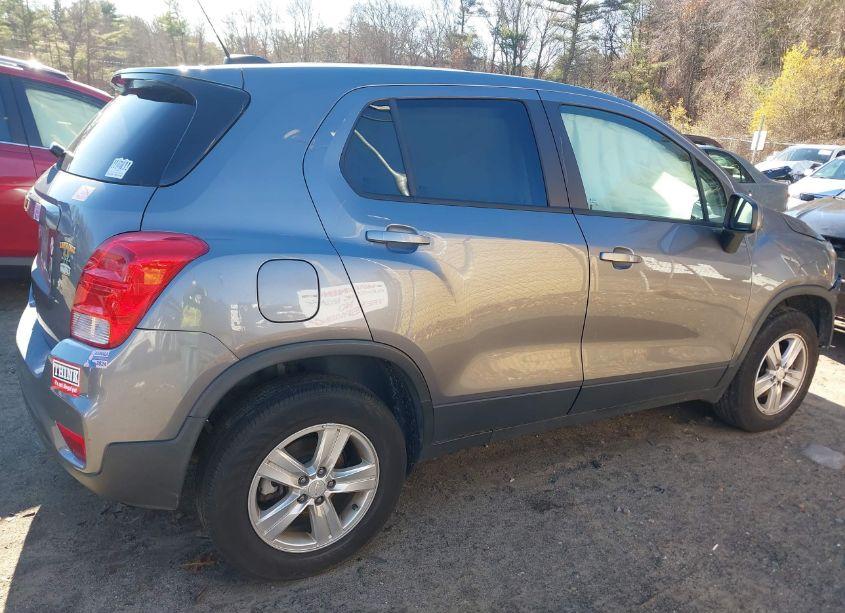 Photo 13 of 2020 Chevrolet Trax AWD LS (VIN 3GNCJNSB1LL324658)
